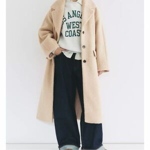 Pull and bear Long Coat Beige (bouclé)